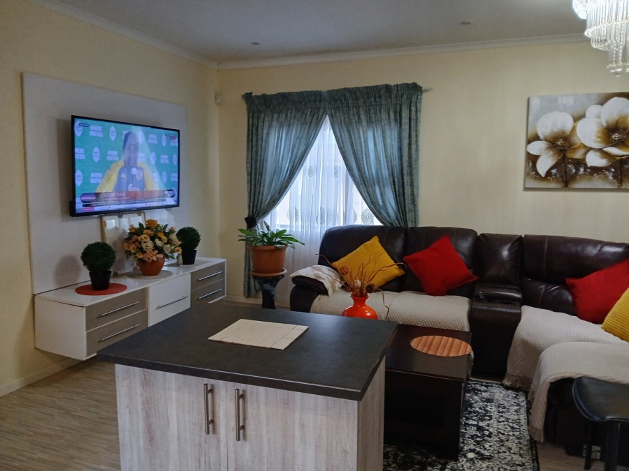 3 Bedroom Property for Sale in Cove Rock Eastern Cape
